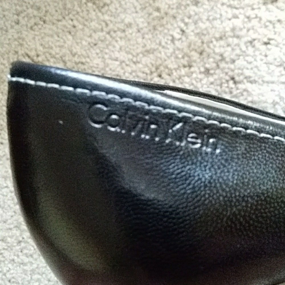 Calvin Klein Classic Black Pumps - Picture 4 of 4